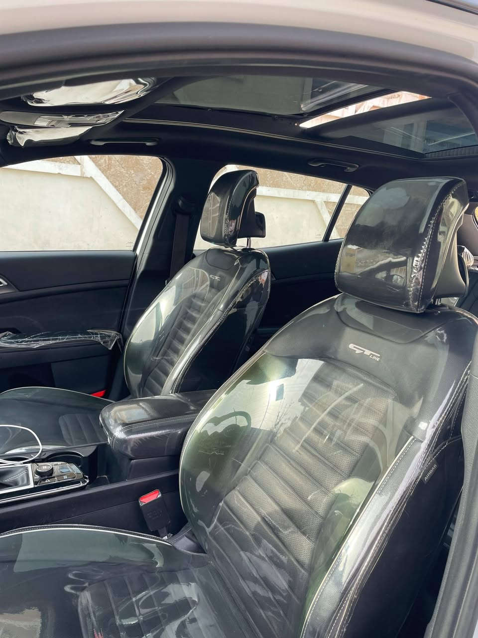 سبورتج  GT LINE
2024

(جيتي لاين )فول 1/1

- وارد خليجي 

‏‎ - بانوراما 

‏‎ - سعة المحرك 2.0L

-‏‎ مرتبط بناقل حركة أوتو 6 نمر

‏‎ - عدد AIR BAG6

‏‎ - حساسات أمامية 

‏‎ - حساسات خلفية

‏‎ - لايت زينون + LED

‏‎ - كشافات 

‏‎ - بك لايت LED

‏‎ - ويل كب 19

‏‎ - قبضات أبواب من الألمنيوم

-‏‎ اريل نفكيشن

-‏‎ تشغيل عن بعد 

‏‎ -فتح الصندوق كهرباء ذكي 

‏-‎ دشبول شاشة 

‏‎ - شاشة ابل كار بلي واندرويد اتو

‏‎- كاميرا دوارة

‏‎ - المقاعد جلد اسود 

‏‎ - تدفئة المقود والكشنات الأمامية

‏‎ - مثبت السرعة Cruise 

- الأوامر الصوتية

‏‎- أوضاع القيادة  Drive Mode

‏‎ - فحص أنظمة السيارة 

‏‎ - حساسات ضغط اطارات 

‏‎ - شفتات مقود

‏‎- تبريد شاشة

‏‎ - هاند بريك بصمة 

‏‎‏- ABS 

‏‎‏ - Auto Hold    أوتو هولد

‏‎‏- ISO Fex        ايزو فكس

‏‎- نظام مانع الانزلاق

‏‎- نظام نزول المنحدرات 

‏‎- اشارة في المرايا الجانبية

‏‎- مخرج منفذ الطاقة 

‏‎‏- حساسات كامله داير السياره 

-شاحن هاتف لاسلكي 

-السعر 265 وبيها مجال 

السياره مغلفه ppf عامه السياره كلها مغلفه
داخل وخارج 
—————————————————-

مكان السيارة بغداد ابو غريب 

للأستفسار *********** امير
