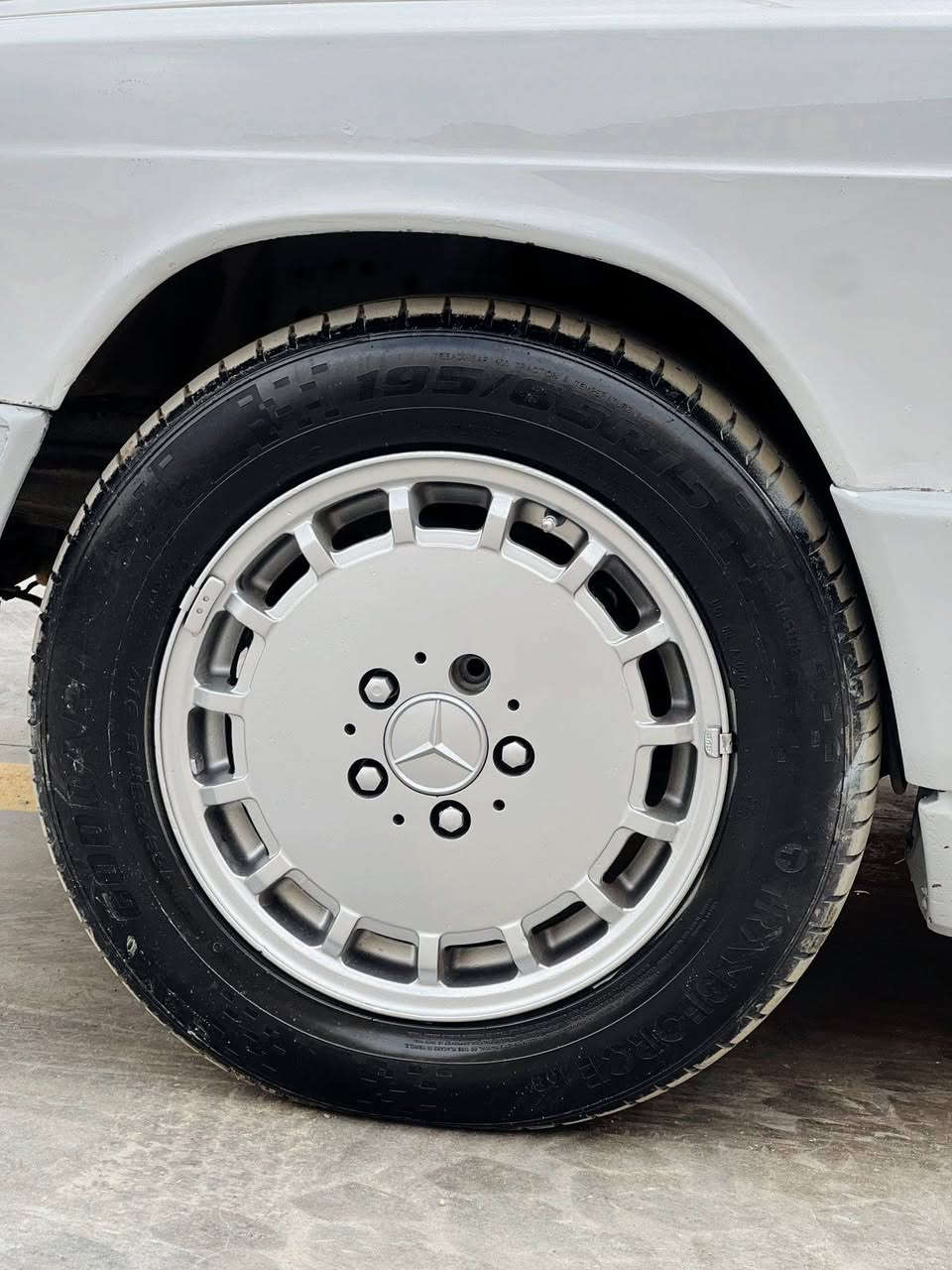 ***********وتساب 
1990
 که لار سه یاره که جوانه وه سفی ناوی كالار, السليمانية
