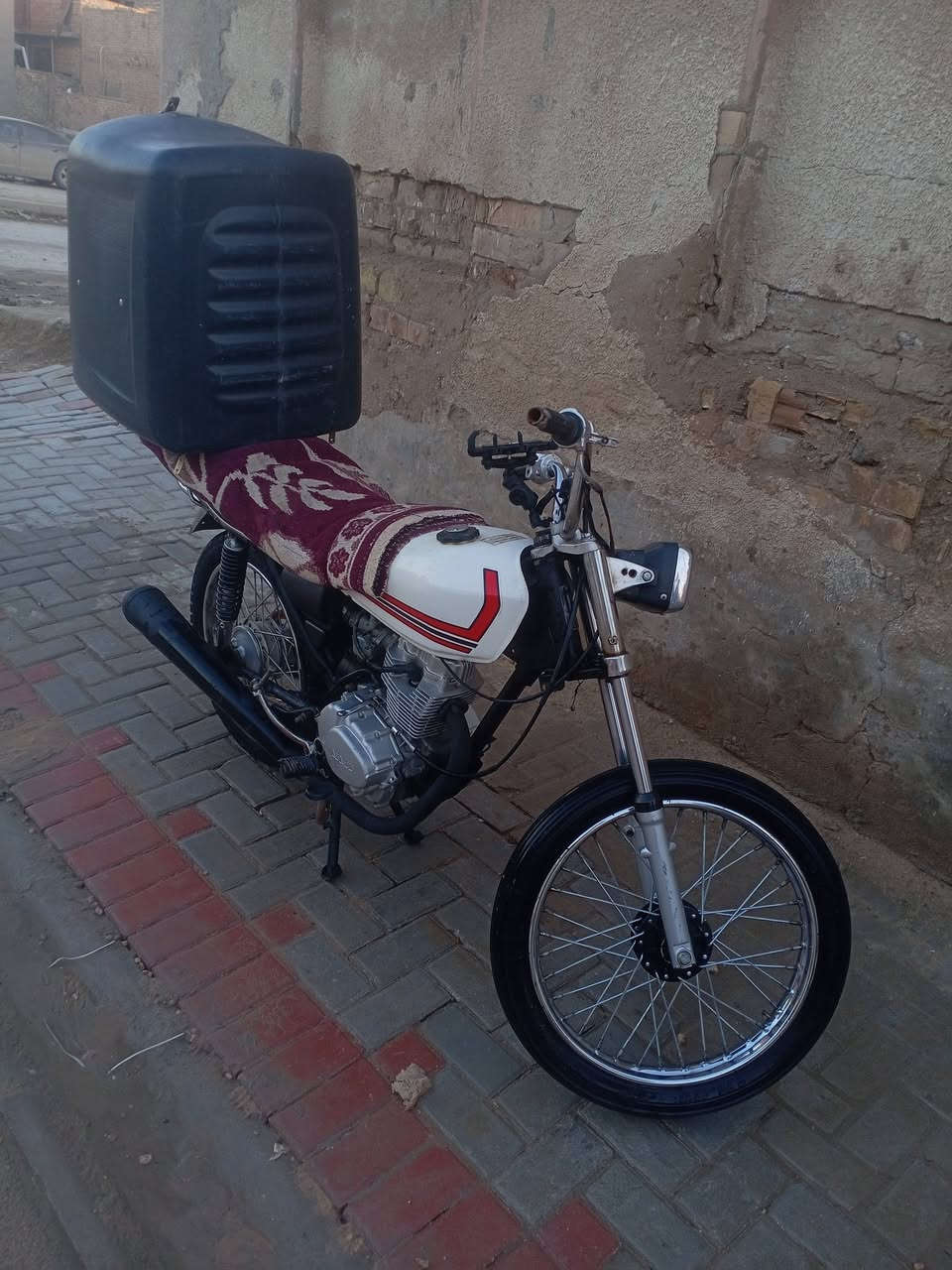 شباب دراجه لبيع تخبل دراجه كلشي مابيه غراض جدد وذا تريده مال دلفري هم كامله ستان وصندوك وبوم أوراقه سكنر وغراض نامه لسعر ٥٥٠ وبيه مجال مكانه دوانيه حي لعسكري شارع الوكفه***********
