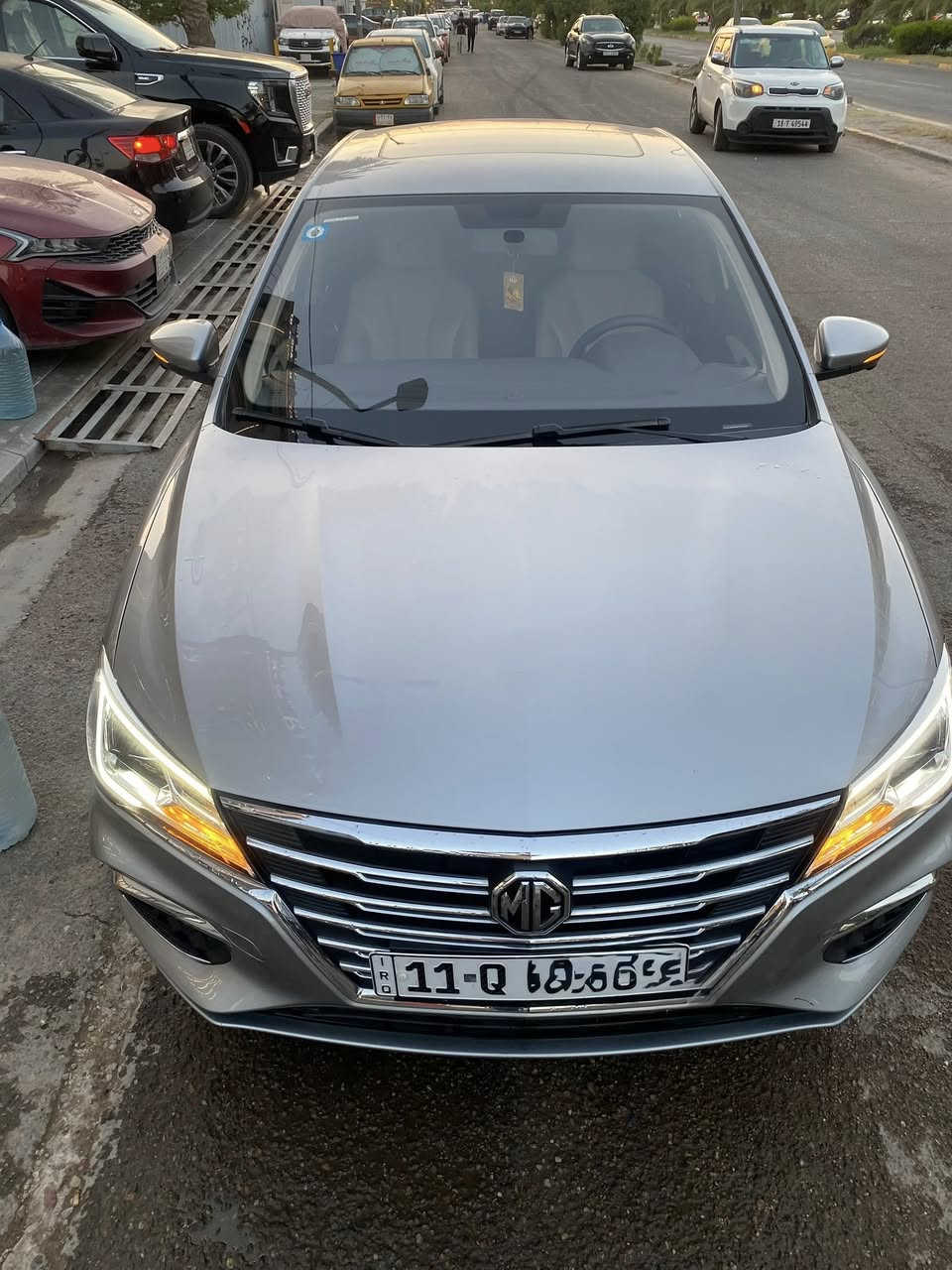 ***********  ——   ***********

♦️نوع السيارة : ام جي  MG 🚗 
♦️الفئة : 5  
♦️سنة الصنع 2023
♦️اللون : سلفر      
♦️عداد المسافة : 49 الف كيلو 
♦️عدد الاسطوانات : اربعه سلندر 
♦️حجم المكينة : 1️⃣5️⃣0️⃣0️⃣CC
♦️رقم السياره : بغداد حره 
🟥مواصفات السياره 🟥
✳️بصمه 
✳️سلايد
✳️مثبت سرعه 
✳️ستيرن رياضي حرف دــDــي تحكمات جهتين 
✳️شاشه بلوتوث مع امكانيه عرض فيديو 
✳️شاشه كبيره 
✳️كار بلي car play و اندرويد اوتو android auto 
✳️كامره دواره  360 درجه 
✳️لد نهاري  لايت زينون 
✳️حساسات خلفيه 
✳️حساس قياس  ضغط الاطارات 
✳️ويل كب 16  
✳️كشنات جلد تدفئة 
✳️كشنات كهرباء عدد 2 
✳️تبريد ثلج الحمدلله 
✳️ كير محرك صدر كله على وضع الشركه 
✳️الــســعــر 113 ورقه   بيها مجال بسيط بسمي تحويل ثاني يو م 

📍📍مكاني-بغداد-اليرموك-اربع-شوارع
