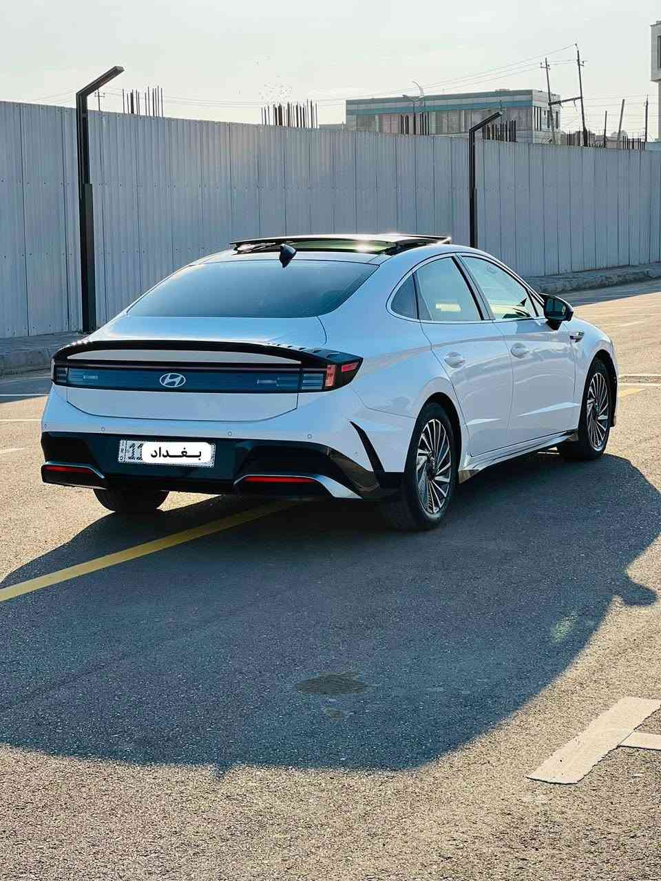 سوناتا هايبرد 2024 VIP - الشكل الجديد - فل مواصفات* 

*المواصفات:*
- الموديل:  2024   
- الفئة: VIP أعلى فئة - وارد [أمريكي]
- المحرك:2.0L هايبرد192 حصان
- اللون: أبيض لؤلؤي / الداخل جلد أسود
- المسافة: [28 ] الف ميل فقط
- الضرر: [البنيد وباب السائق تبديل نفس الون ]  + بارد باب عكس السائق ولجوملخ الخلفي  خفيف
1. شاشتين منحنية12.3 إنج + بانوراما سقف 
2. نظام صوت Bose سمـ12ـاعه+ شحن وايرلس
3. رادار امامي+خلفي +
12حساسات360
4. مقاعد جلد تدفئة وتبريد أمامي + تدفئة خلفي + ذاكرة ميموري
5. ستائر خلفية +داتشو + جنطة كهربائية
6. إنارة LED Matrix + إضاءة داخلي 64  لون
7. تشغيل عن بعد + بصمة ابواب
8.تحكم ريمونت مقعد السائق ذكي
9.تبريد امامي خلفي + كمريسر تبريد خاص للبطاريات
10.شحن تايبسي عدد 4كاربلي واندرويد
11.كامرات360 وكامره عند تشغيل الشاره
*السعر*: [168] وبيه مجال بسيط للشراي الصدك  
*المكان*: بغداد [الشعب]  
*للتواصل*:[***********] اتصال أو واتساب                                                          @إشارة حسوني طالبيه
