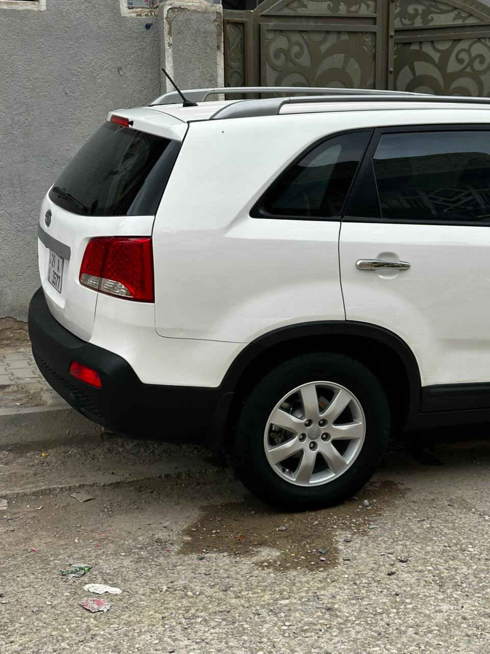 وارد خليجي موديل 2012 سيارة. ٧ راكب تبريد ٣ قطع. كير. مكينة جدد قبل شهرين. شادين كير. مكينة تخم. تاير  جديد. منظومة تبريد جديدة  سيارة حادثهة بس جاملغ امامي سونار مرفوق بصور. رقم واسط  دولي بسمي مكان سيارة كوت مركز مدينة سعر ١٤٣  وبيه مجال  شراي يتصل ***********
