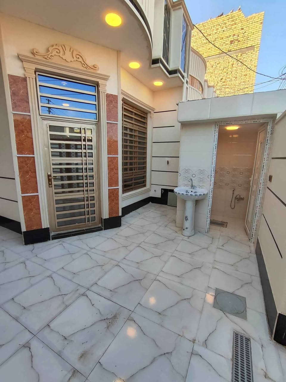 دار للبيع المساحه ١٢٥متر طولاني مغربة قرب سوك طابق واحد بناء حديث الاتصال عله الرقم*********** عمارة, ميسان
