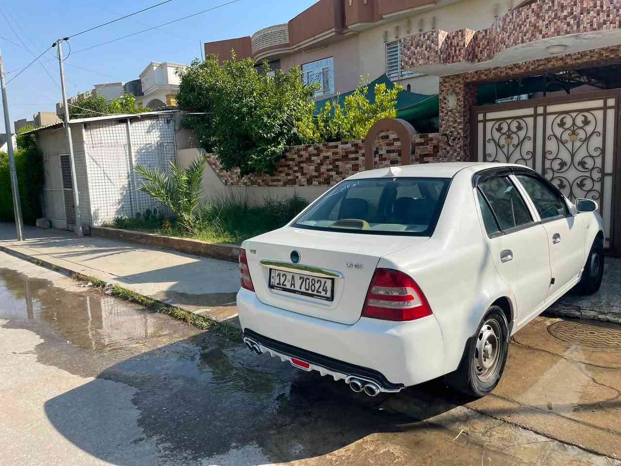 سلام عليكم سيكي موديل ١٣ كصة حديثة مكينة وكير شرط سيارة بيهة باردات وتقليم وباب السايق بيه صبغ شبر ازيد 
السعر ٥٠ وبيهة مجال 
التواصل ***********
