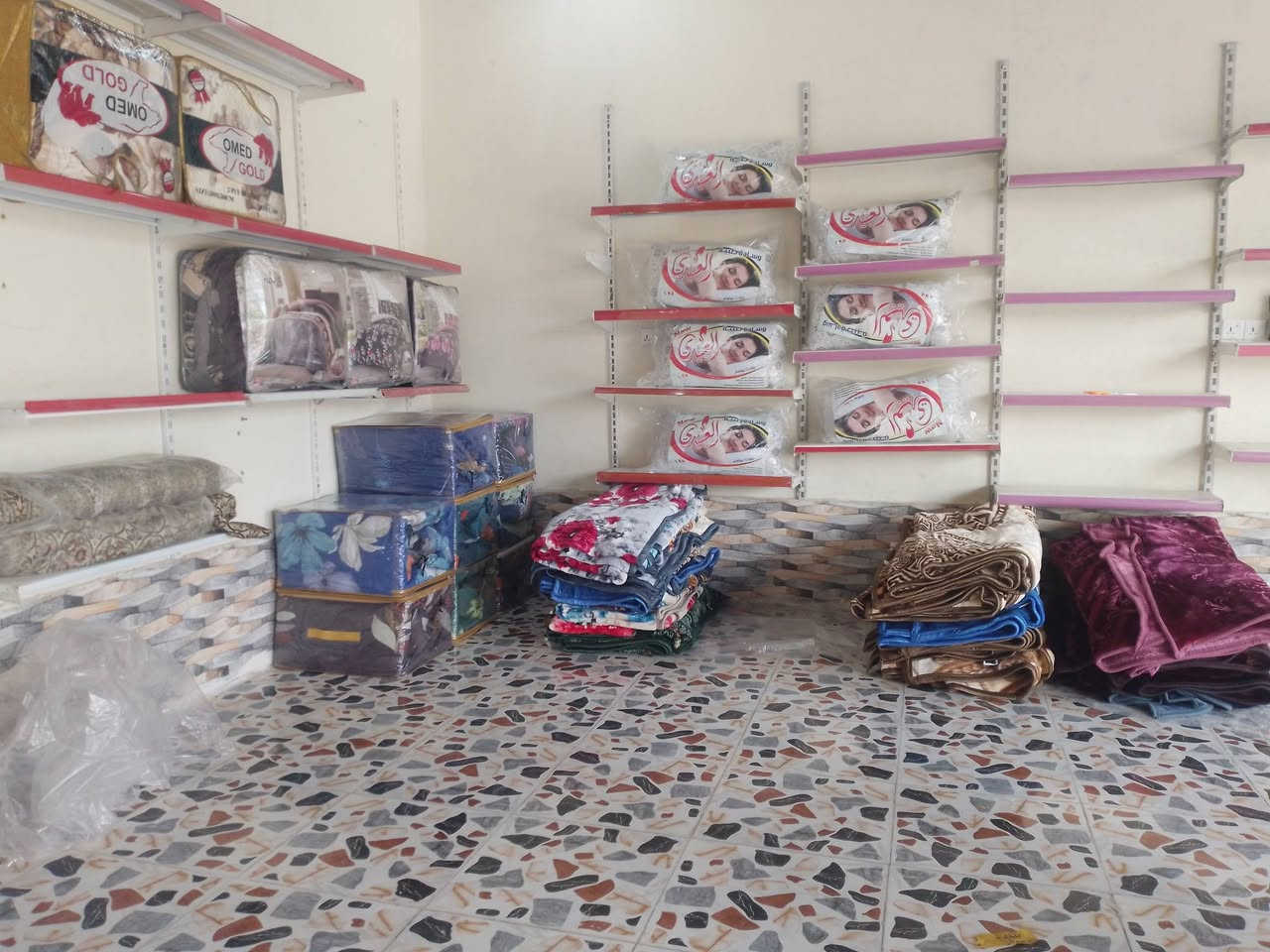 بسم الله الرحمن الرحيم
تم افتتاح محل مختص بييع القماش 
يتوفر خام جوادل الثقيل الأصلي سعر المتر (5,500) دينار 
وأيضاً يتوفر خام شامو سعر المتر (1,500) دينار 
ايضاً خام دواشك المتر (1,500) 
بطانيات ثلاث اوزان من 10,000 الى 17,000

يتوفر مخاد ديباج وملاحف نوعيتين 

وبالقربب العاجل يصلنا قطع قديفة صادة سعر القطعة 4,000 دينار 

عنوانا السايدين مقابيل دكتورة عربية محلات الابو مالك 
للأستفسار ***********
