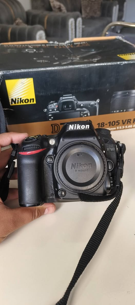 nikon D7100
كامرة نيكون للبيع 
نضافة فول بدون أي شخط 
بطارية و شاحنة بلادي و الكارتون هم  موجود 
عدسة ١٨-١٠٥ فقط بي فطر بسيط مثل ماموضح بلصورة لكن بدون اي عيب و كلشي بي شغال و ما مأثر على جودة الصورة 

شتر  63K 
السعر 425 و بي مجال بسيط 
مكاني كركوك


**إذا كنت صاحب هذا الإعلان وتريد حذفه لأي سبب، رجاءا أرسل رسالة إلى الدعم الفني**