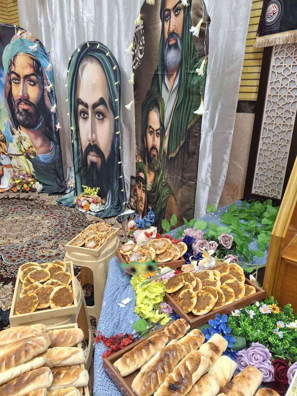 اللهم صل على محمد وال محمد تجهيز اليوم لزبونتي تقريبا 160 قطعه جهزنا وصلناه لمنطقة البوبيات فطاير مني بيتزا وفطائر كلشششش عجبه التجهيز فرششش وجديد ونظيف كربلاء الحجز على الخاص او واتساب *********** توجد خدمة توصيل كربلاء, العراق
