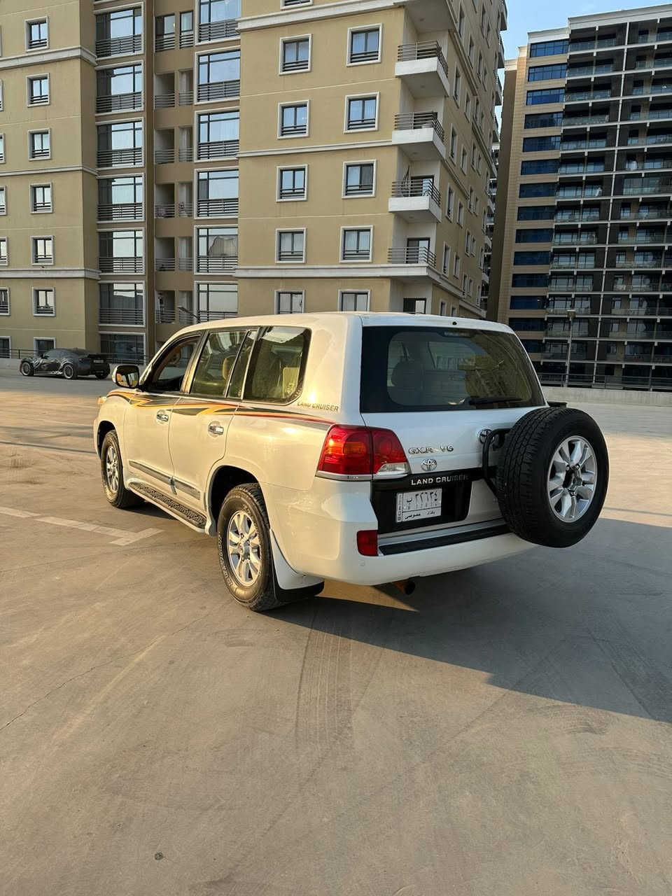 سلام عليكم  للبيع لاندكروزر 2012قطري سبير تعليك سياره مكفوله من الصبغ والبارد  بس الدعاميات مبدلات ماشيه 190  سياره فول مواصفات تخم تاير جديد سعره 33ثلاث شدات وتلاثين وبيه مجال لشاري 
مكان السياره بغداد حي اور 
***********

