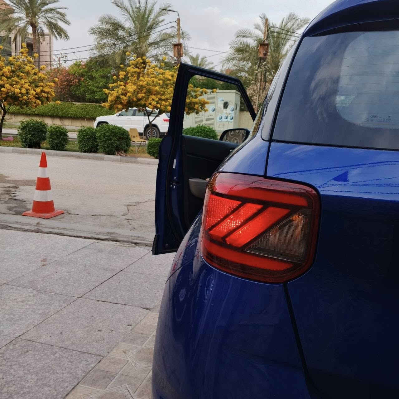 السلام عليكم بيع او مراوس
هونداي فينو 2023 
ماشيه 26mil
ضرر جاملغ فقط
مكينه 1600 دوش
باقي مواصفاتها معروفه
مكاني حله مركز
***********
