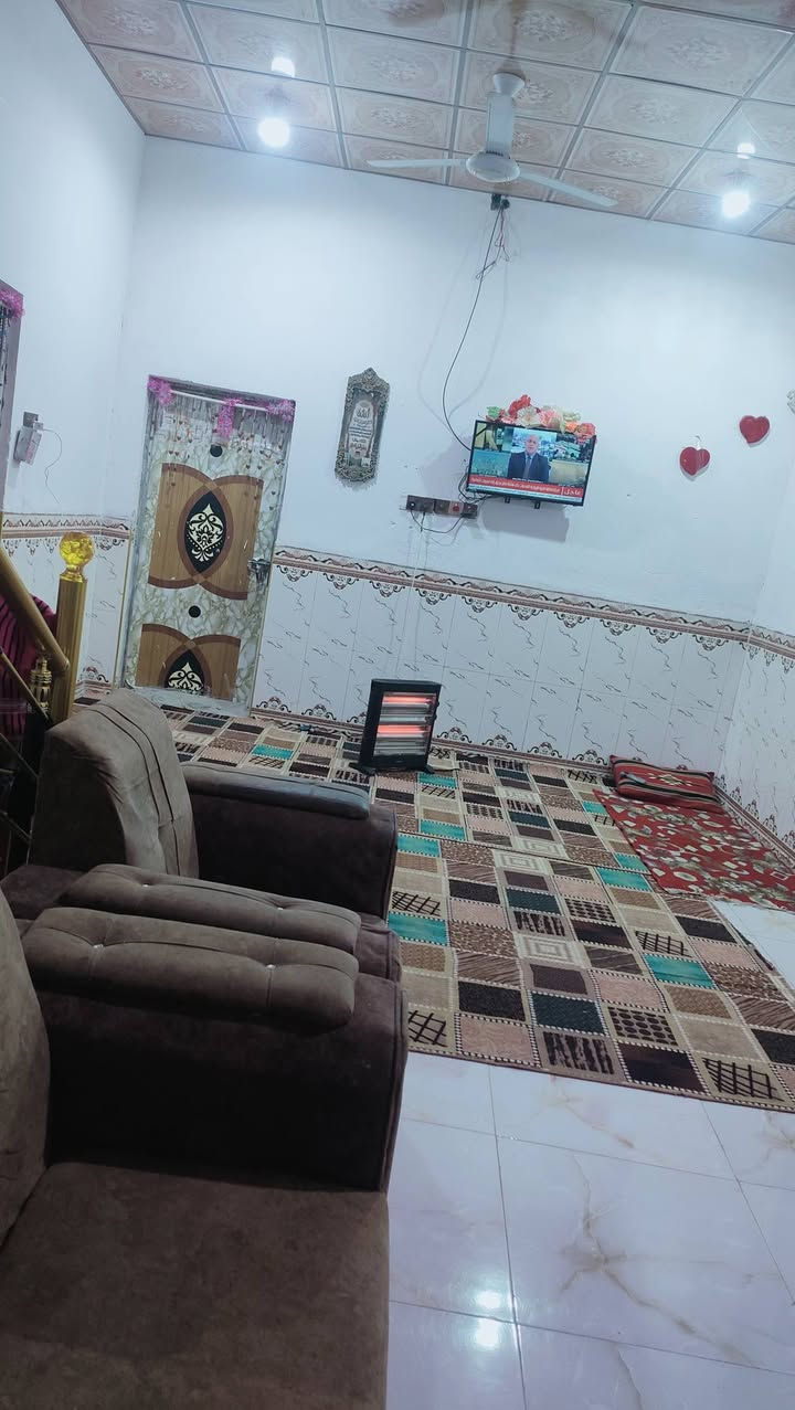 بسم الله الرحمن الرحيم
(بيت للبيع مساحه 200م).بناء جديده وحديثه
 وقف سني مسجل بيت كامل ديوان 8/في4. )صاله8/غرف 2/+صحياته خارجيه وداخيله
منطقه حلوه مرتبه سواق مدارس حكوميه+ أهليه
وكافته الخدماته موجوده العنوان والرقم 
‏‪
0782 993 6302‬‏ السعر خاصه ومناسب حياكم الله الشرايه

في منطقه ام نعاج مقابل 
السجن المركزي حمدان
