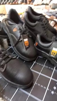 حذاء سيفتي • مقاسات ٤٢/٤٣/٤٦ • ميسان سوق الكبير