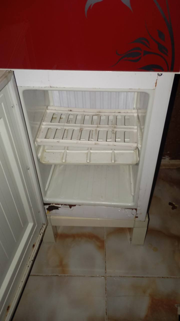 براد ماء
 من شركة MAX 
اللون ماروني
السعر:80


**إذا كنت صاحب هذا الإعلان وتريد حذفه لأي سبب، رجاءا أرسل رسالة إلى الدعم الفني**