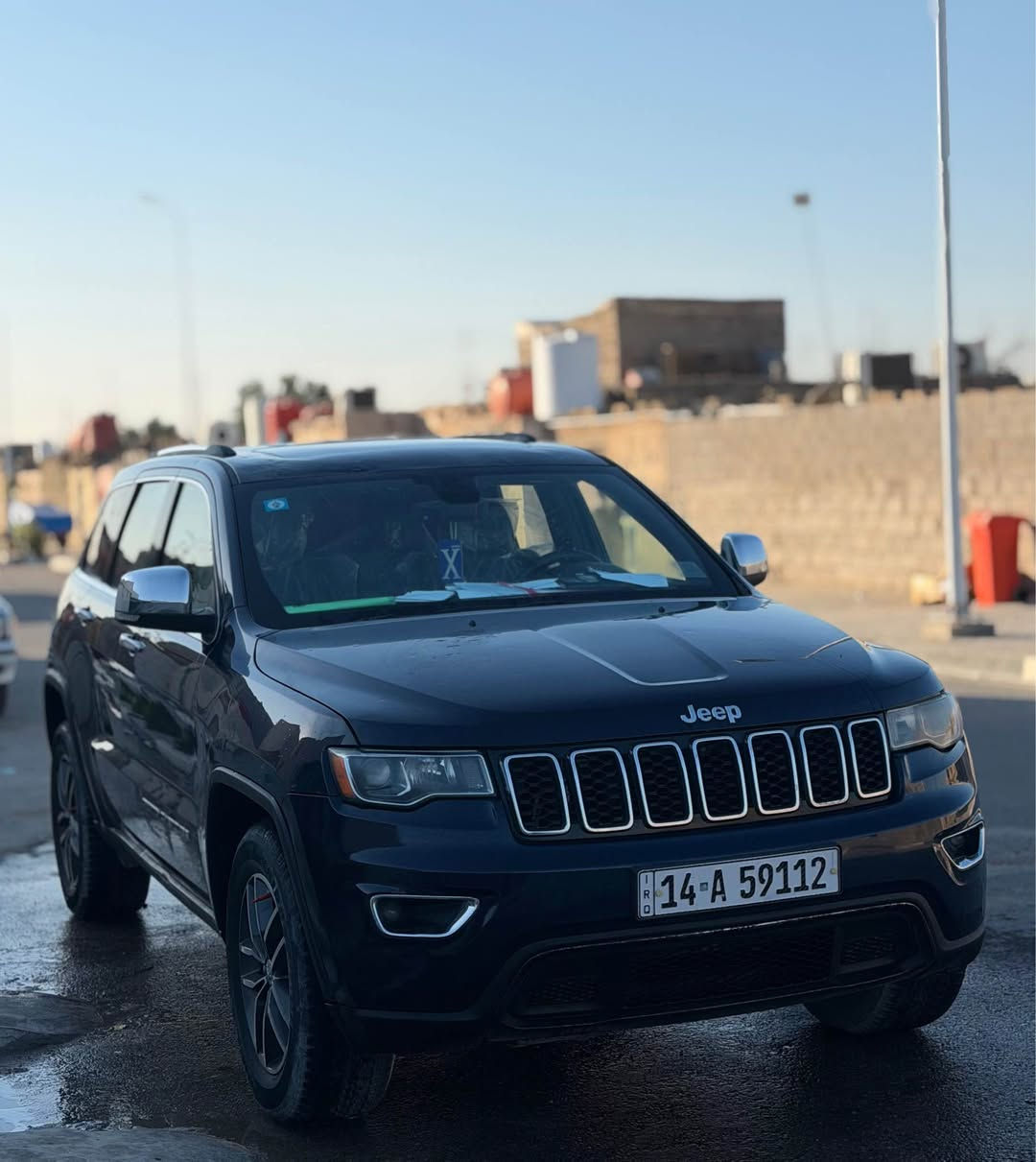 السلامعليكم 

-جيب كراند شيروكي لمتدد فول مواصفات 2017

الممشى:- 155الف ميل 

- مكينه  3600 سته سلندر

- السعر 210 وبي مجال بسيط

المواصفات :- 

*مرايات شفط

*حساسات مرايات 

*فتحة سقف

* بصمه تشغيل + بصمه ابواب 

* تشغيل عن بعد 

* شاشه  حجم الكبير + كامرره 

 *صندوك كهرباء

*ذاكره تخزين مقاعد

*ستيرن كهرباء

*مقاعد كهرباء

* تدفئه تبريد مقاعد اماميه

* حساسات + خلفي + جانبي 

* 4 وضعيات قياده 

* منضومه ليد زنون

*  شفتات ستيرن

السياره وارد امريكي حادث مابيه فقط هاي الضربه البسيطة جداً بلقماره 

- مكان السياره البصرة

- للاستفسار  مراسلتنا 
*********** البصرة, العراق
