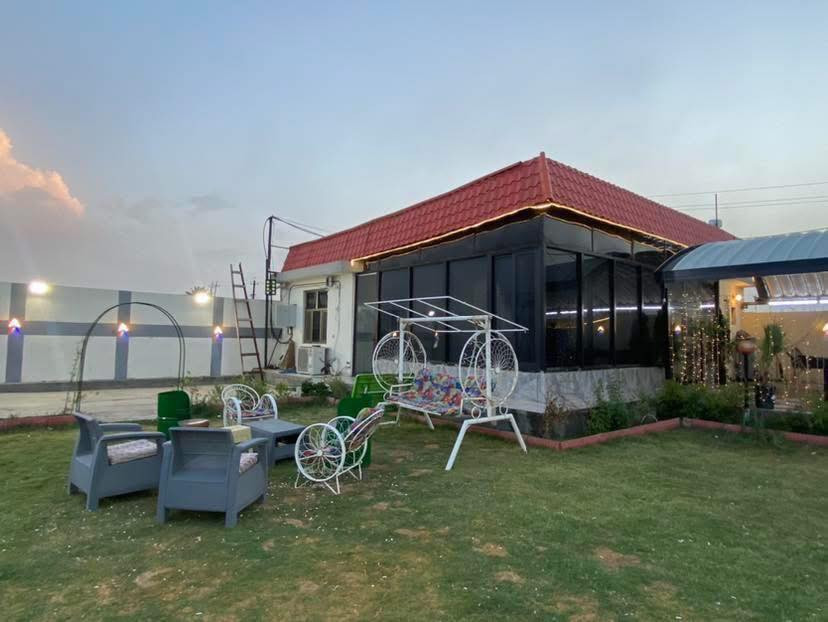 مزراعه متوفره يوم الجمعه الي عنده خطوبه حنه زفاف 
📍العنوان بغداد الدوره البوعيثه الاستفسار ***********
