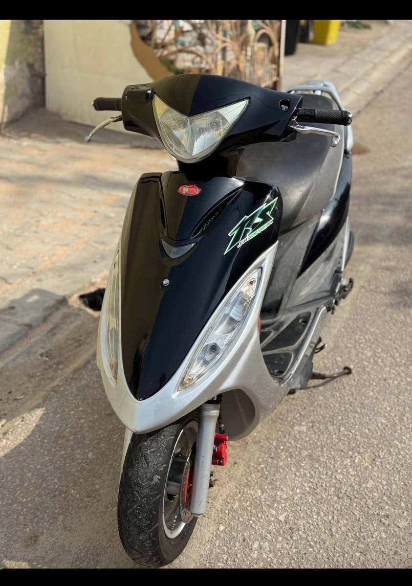 دراجه كامكو جي 4 للبيع
تشغيل نكرة سلف كهربائيات كلها شغاله الدراجه مال حاویه تجي تفحص وتقتنع الدراجه احلا من الصور مكان
سعر 600قفل
الدراجه كوفه


**إذا كنت صاحب هذا الإعلان وتريد حذفه لأي سبب، رجاءا أرسل رسالة إلى الدعم الفني**