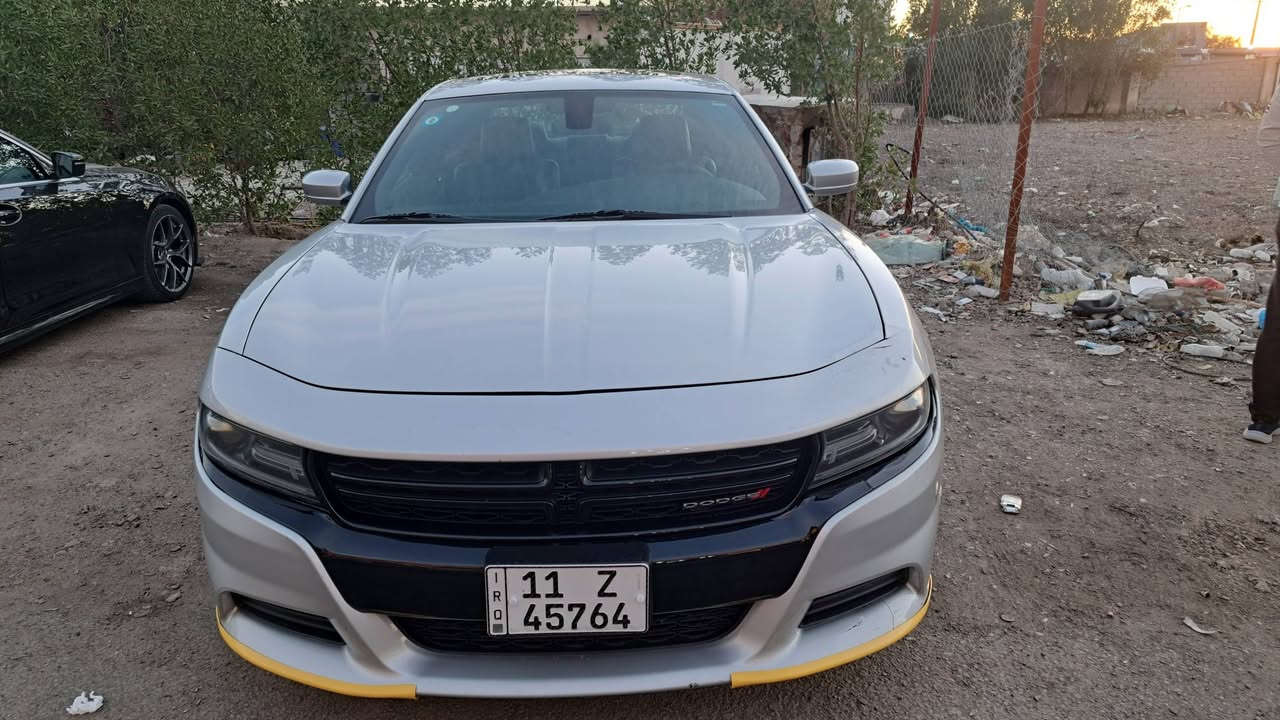 السلام عليكم للبيع اوالمراوس حسب القناعه جارجر sxt blus موديل ٢٠٢١
فول مواصفات 
بصمه 
فتحه 
كشنات جلد 
تبيريد وتدفئه مقود وكشن
محرك ٣٦٠٠
بدون قطرة صبغ 
السياره مكفوله كير ومحرك وصبغ
اخت الكلين صور الحادث مرفق بالصور 
السعر ٢٥٥
***********
