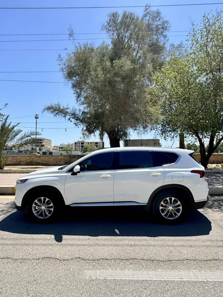 سنتافي 2019 
وارد امريكي صورة الحادث مرفقة بالمنشور
4 سلندر
 5 راكب
مواصفات معروفة
مكانها ميسان  الاستفسار رقم صاحب السيارة 
***********
