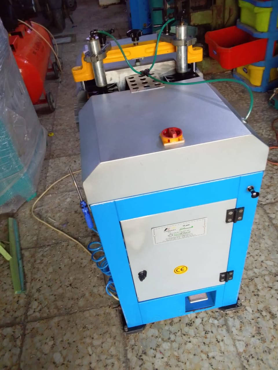 معمل قادي تركي سنكل 6 قطع اخو الجديد نضافة90٪للبيع العنوان بغداد مقابل علوة الرشيد لمعرفة السعر الاتصال على ***********
