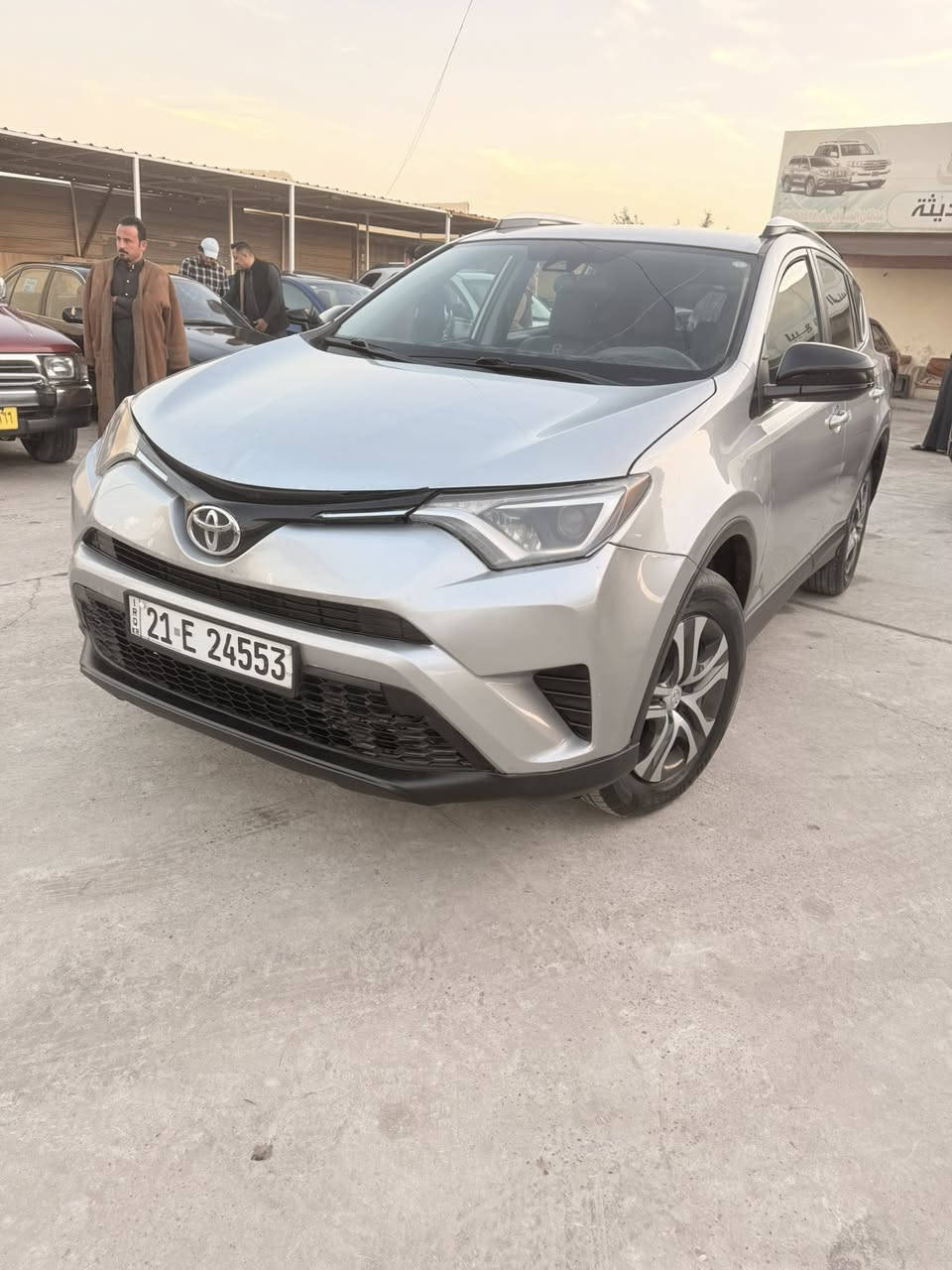 السلام عليكم للبيع راف فور بسعر مناسب ب158 وبيها مجال ويرهم مراوس
وارد امريكي Le
صور ضرر مرفق بل منشور 
ضررها جاملغ امامي وبونيد مالها بلادي ومصلح
  شرط بدون دواخل وشرط بدون شواصي 
كير ومحرك شرط 
جاهزه السياره اي مصرف ما تحتاج ما جناي غير البانزين ودهن ومتخلي عليها 
السعر 158 ويرهم مراوس 
مكان سياره صلاح الدين (بيجي)
***********
***********
