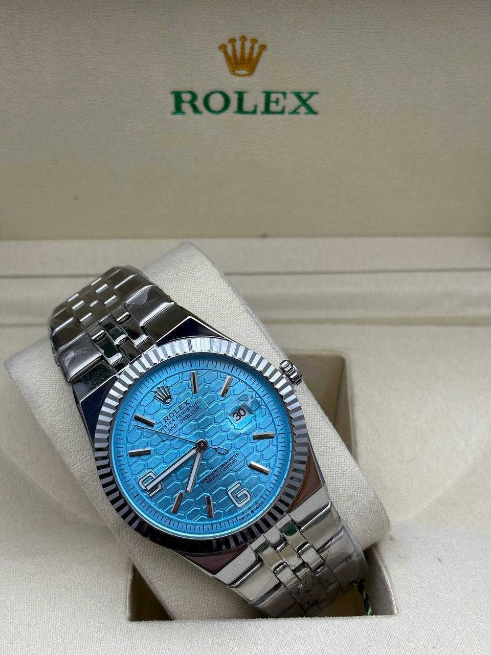 ساعة رولكس ماركه عالميه Rolex Land-Dweller
المواصفات
زجاج زفير مقاوم للخدوش
تاريخ الشهر
مقاومه لرذاذ الماء
مصنوعه من ستانلس ستيل مقاوم للصدء مع العلبه وكارتات الضمان والكتيبات والكيس مالتها (بكج ملكي)
جان سعرها ٣٣ حاليا فقط ٢٤ الف
شرط الفحص امام المندوب


**إذا كنت صاحب هذا الإعلان وتريد حذفه لأي سبب، رجاءا أرسل رسالة إلى الدعم الفني**