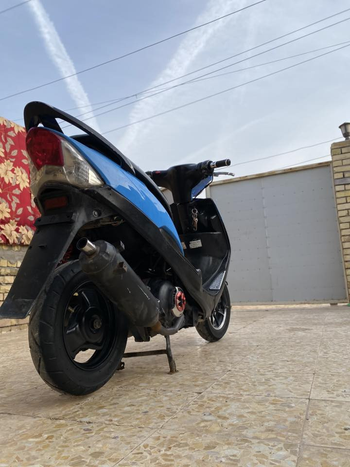 السلام عليكم شباب دراجة ماكس دراجه نضيفه مستعجل على البيع دراجه أوراق باسمي دراجه شلعه معدل شوف الفيديو كدامك العنوان ميسان العماره اسعر 550  رقم الجوال(***********)اتصال
