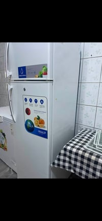 ثلاجة • للبيع