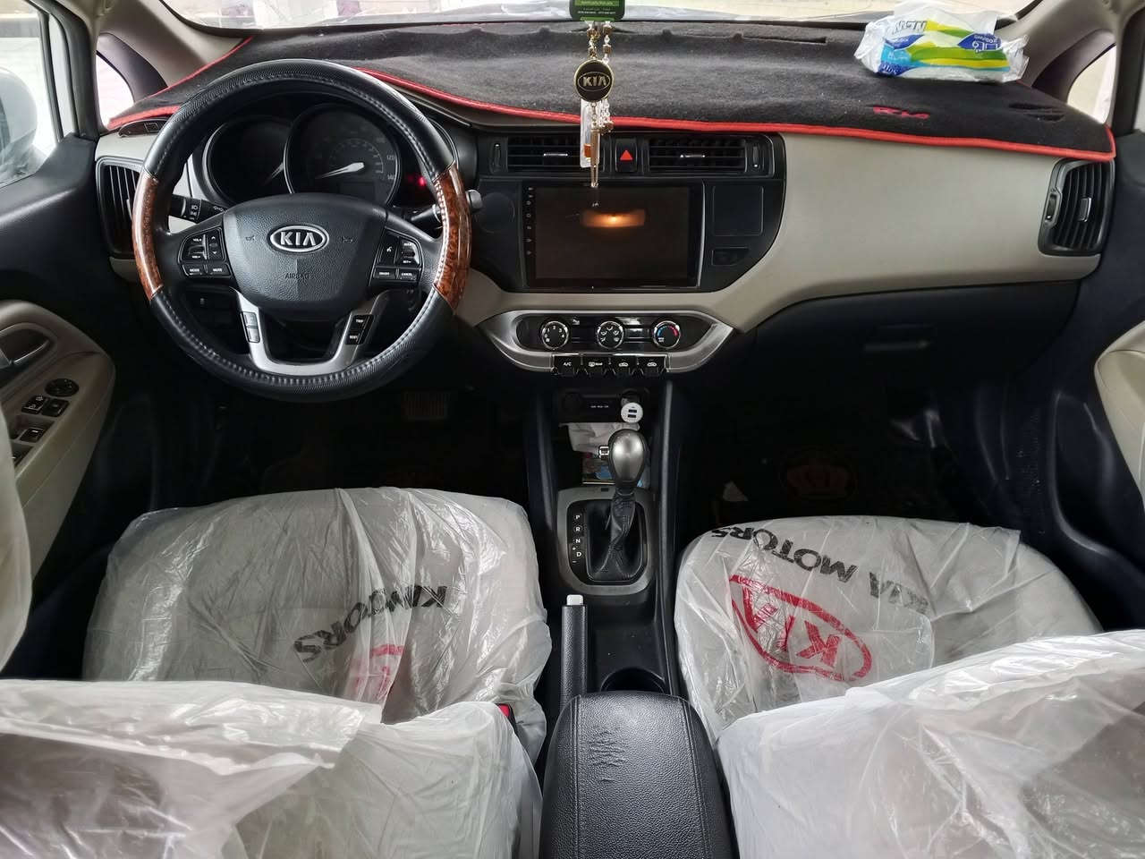 ريو 2012
1600
مكان ديالى 
رقم ***********
سعر 88
