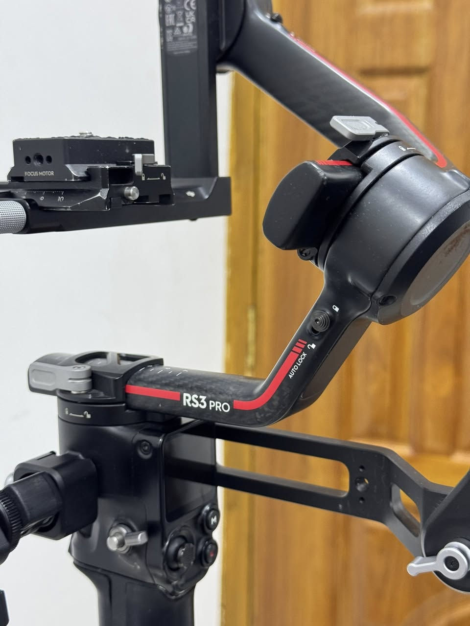 رونن RS3 pro como
نضافة 99%
مكاني بغداد الغزالية 
كارتونة تفاصيلة كيبلاتة موجودات كلهة 
السعر 850
ماطوراتة جدد تجي تفحص شلون متحب بالتوفيق للجميع 
***********
