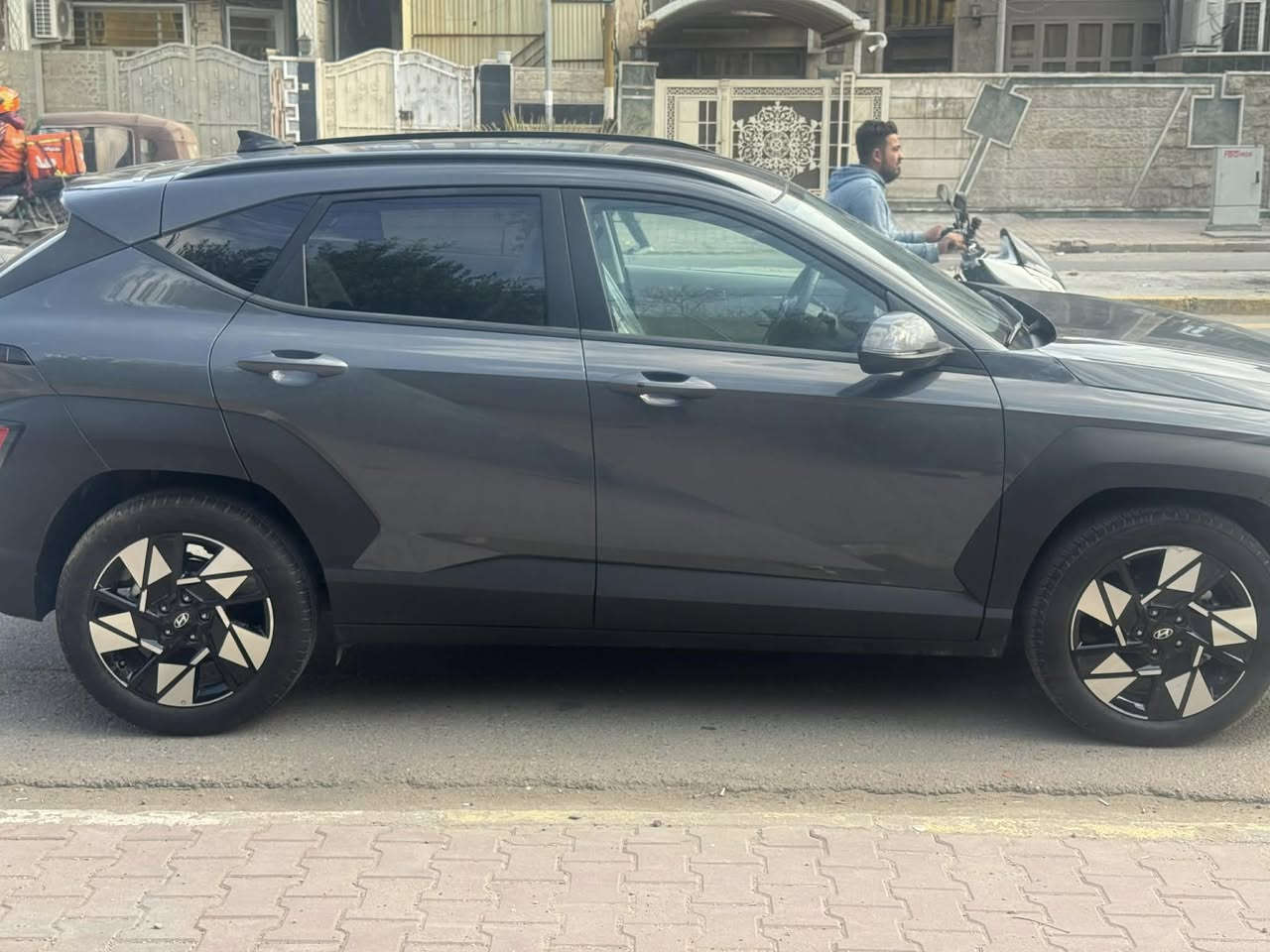 هونداي كونا 2025 SEL
وارد امريكي دخول جديد
سيارة ماشيه 5 الف 
صور الحادث بل منشور
تبدبل جاملغ امامي ايسر وتعديل طرف البنيد
باقي كله بلادي وجديد
داخل ابيض
كراسي كهرباء
فول رادار
شاشه كبيرة وفول تحكمات ستيرن
محرك 2000 دوش المرغوب
للبيع او المراوس
السعر 140$ بيها شي بصيط
اي استفسار *********** ابو مهيمن
