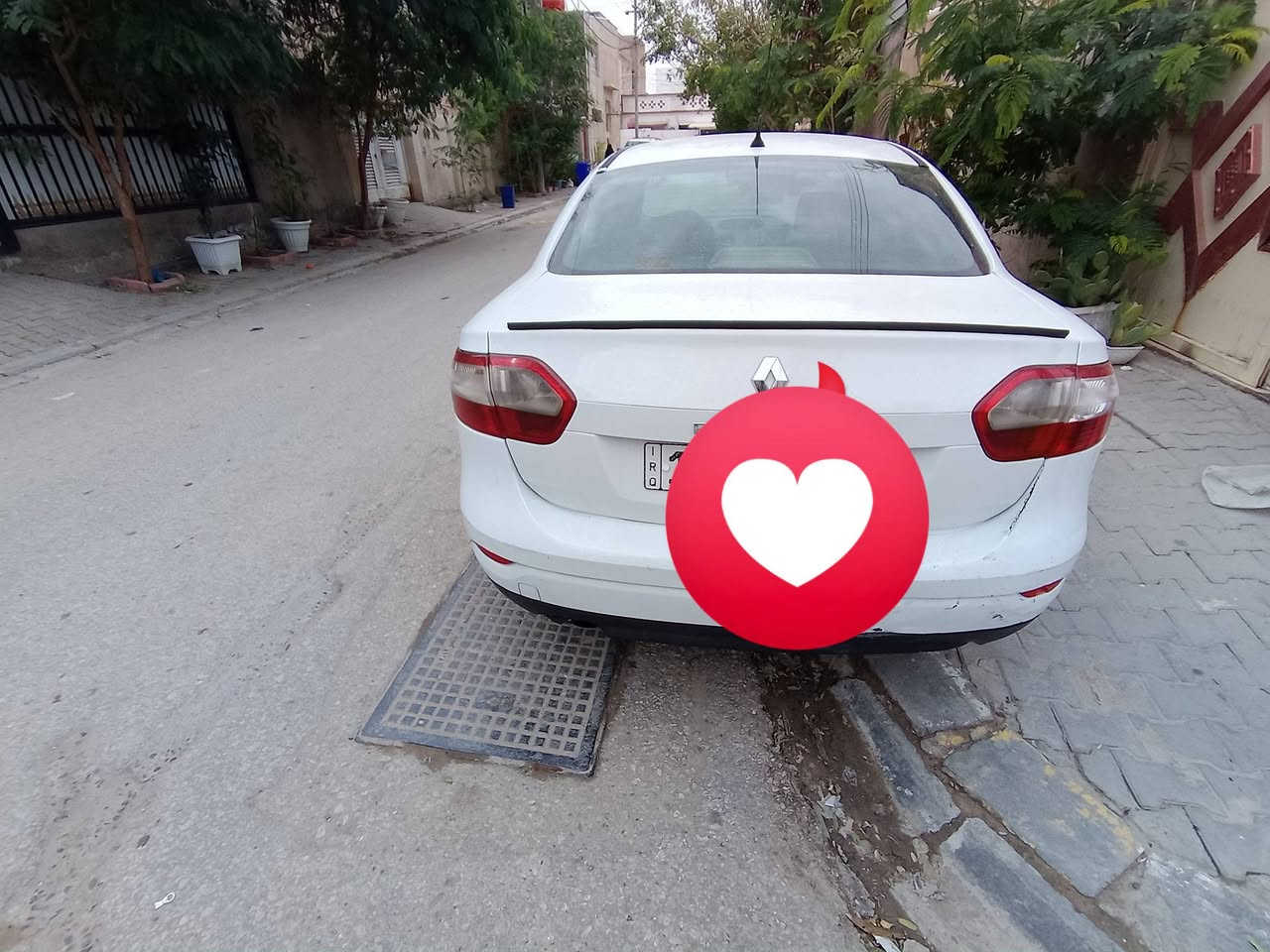 سلام عليكم رينو فلاونس 2013للبيع مكفوله فقط جاملغ جهت الصدر بي كارت صبغ باقي السياره مكفول كير محرك خير من الله كيره ميكانيك المحرك القبق الاصفر المرغوب سياره جاهزه تدفئه تبريد شغاله رقم بغداد نكليزي سنويه 2026 تنتهي بسمي السياره تحويل ثاني يوم.سعره 68 وبيه مجال بسيط ***********
