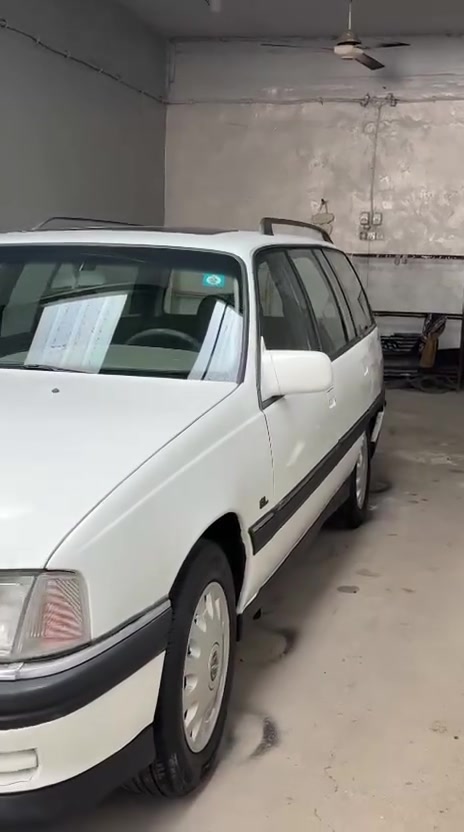 للبيع اوبل اوميكا استيشن حجم 20كير اوتوماتيك سيارة جاهزة مابيها ضرر بلادية مديل 93 وبيها كابون و طخم تاير جديد  مكينة وكير شرط سلايد رقم نينوى جديد سنوية الى 2031
***********
***********
