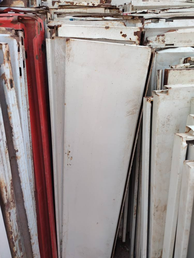 رفرف محلات للبيع ميسان العمارة الأتصال على الرقم الواتساب *********** عمارة, ميسان
