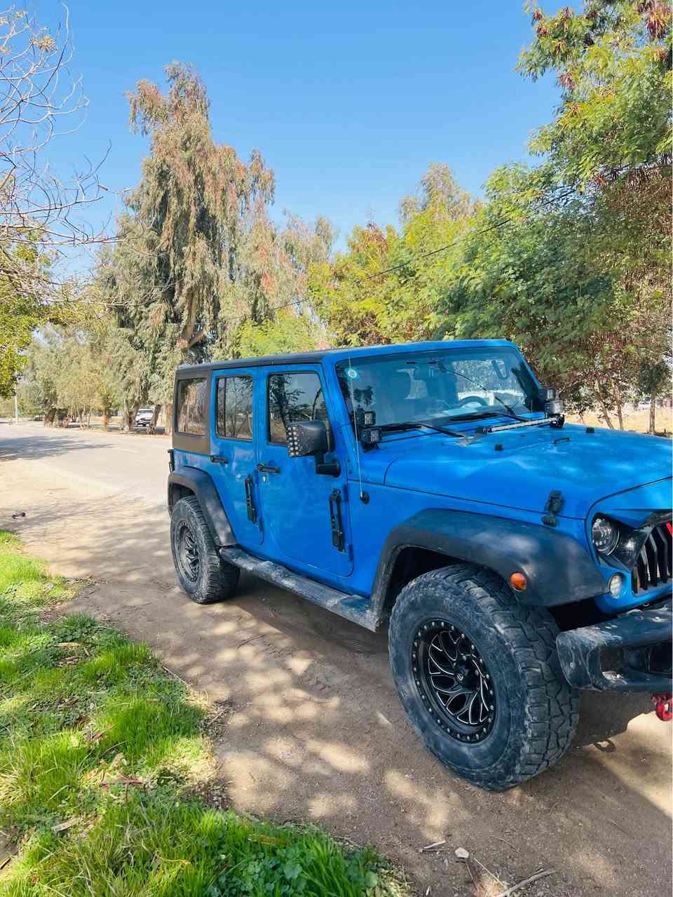 السلام عليكم جيب رانكلر للبيع بدون مرواس موديل 2011 رقم بغداد بأسمي حادثها صبغ الجاملغ الخلفي موضح بل الصور السعر 150 وبيها مجال مكان السيارة بابل 
*********** حلة, بابل
