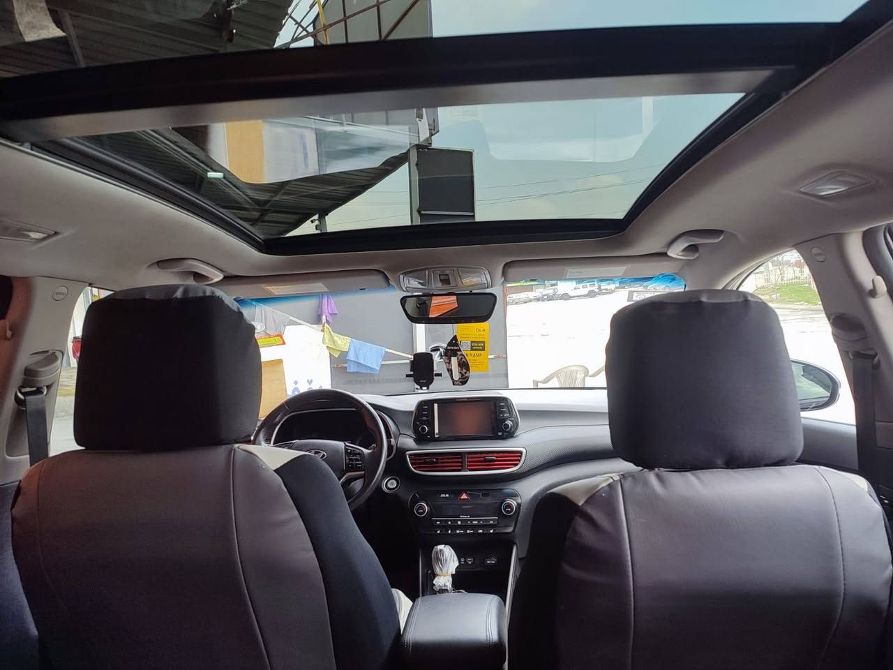 السلام عليكم للبيع هونداي توسان ٢٠٢١ وارد امريكي لون نفطي سياره كلين تايتل بلعراق صار بيه طخه بلبنيد بسيطه وصبغته فقط بدون اي دواخل بدون يرباك بدون شخوط فول مواصفات التميت بصمه ابواب وتشغيل بانوراما ليد امامي تبريد لمس قطعتين  فور ويل اشاير ترحيب بليدات رادار امامي وجانبي وخلفي شاشه جبيره كامره دواره ويل كروم كشن كهربائي كشنات تدفيه الامامي ولخلفيه  3وضعيات قياده بعد هوايه مواصفات بيه محرك 2400 GDiكير محرك تبريد كله بشرط عل وضع لشركه ماشيه 40تخم تايرات جديد صدر جديد دهن فلاتر كله جديد سياره جاهزه بدون اي نقص سنويه ارقام هزه كله جديد بسمي تحويل غرامه كله بشرط بنفس ليوم مكان السياره بسليمانيه السعر167بي مجال  اتصل واتساب ***********
