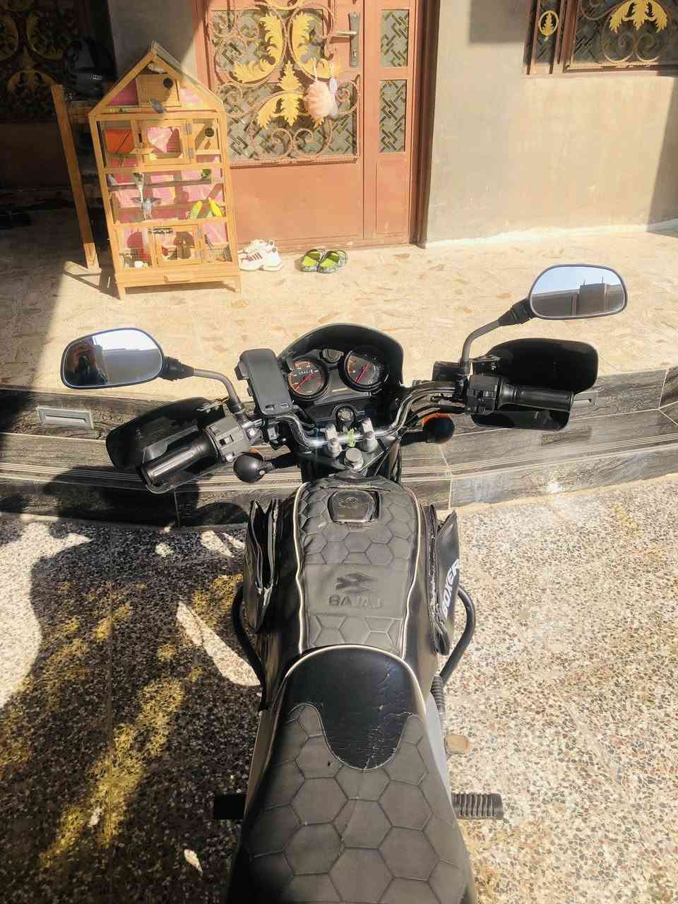 السلام عليكم: بوكسر 2023 مرقم بغداد دولي سنوية باسمي مكفولة من كلشي سعرها 2,500 مليونين ونص مكاني بغداد ***********
