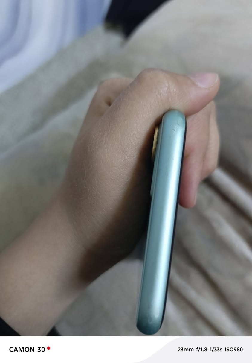 سلام عليكم ورحمة الله وبركاته ايفون 11 عادي ذاكرة64 مبدل بطارية فقط نسبتها 100 كلشي شغال فقط بطارية مبدلة مكاني كربلاء ملحق الفارس شارع القدس رقمي تواصل *********** سعر 230 بي مجال خير من الله
