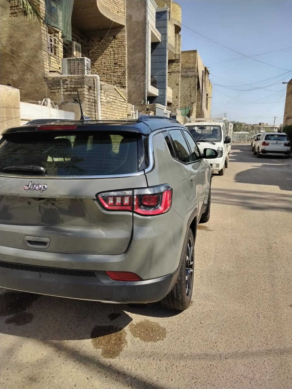 السلام عليكم للبيع جيب كومبارس موديل 2023 وارد أمريكي فول مواصفات بصمة كراسي جلد وكهرباء تو كلر باقي مواصفاتها معروفة بيها صبغ جاملغ خلفي ونص باب خلف السائق وباب الجنطة موضحة بل صور ورقم الشاصي مرفق السيارة بدون رقم فقط الفحص مؤقت مكانها بغداد السعر 140$ للاستفسار (***********)
