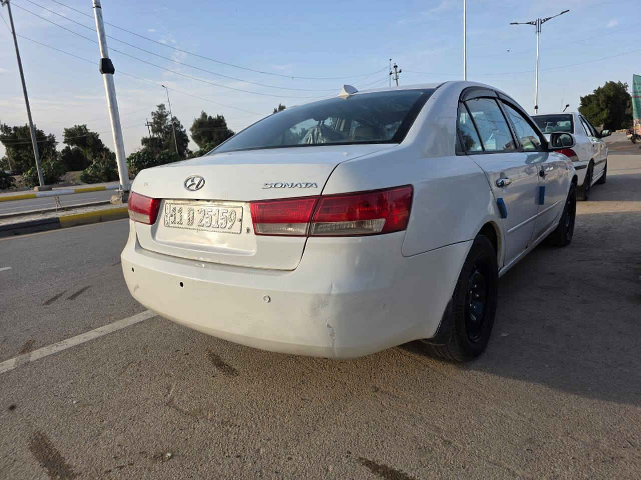 السلام عليكم سوناته موديل 2006 خليجيه محرك 2000 مكفوله من ضربه طخه بصيطه بلمنيد وبيها رشات صبغ  سياره بسمنه رقم بغداد تحويل مباشر ثاني يوم  بيع او مراوس حسب القناعه السعر 90 وبيه مجال الشراي اتصل وتدلل مكاني واسط الكوت مركز مدينة ***********
