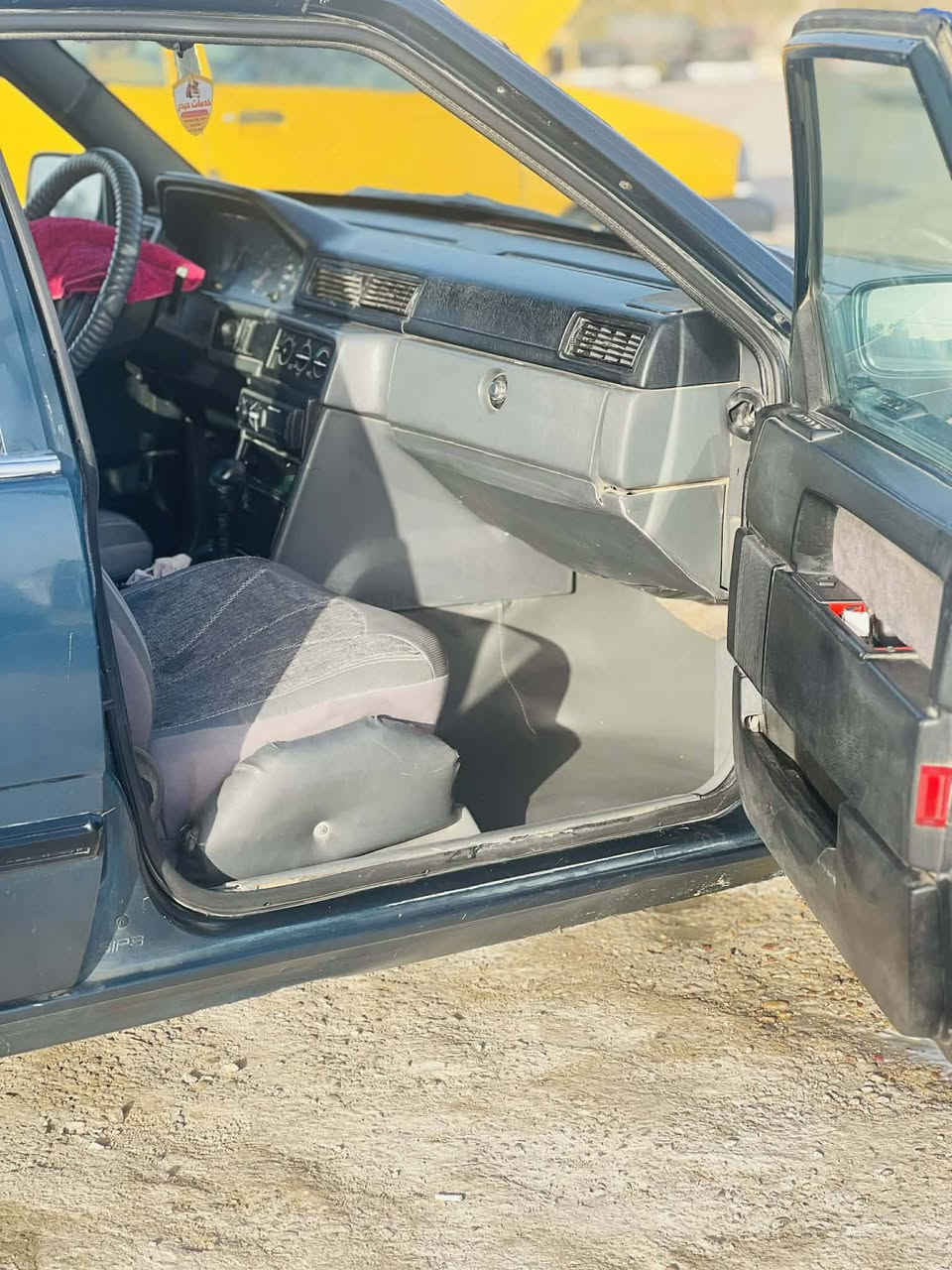 فالفو 940رقم انكليزي  سنويه لل2030 هزه جديده مداور ثاني يوم  موديل 94جاهزه من كل شي مصبوغه جماليه شواصي دواخل خارج مكفوله من كلشي السياره حلوه وجهازه شواصي جديده السعر 59وبيهه مجال قليل حك الجيه الشراي يتصل ***********
مكانهه حله الكفل
