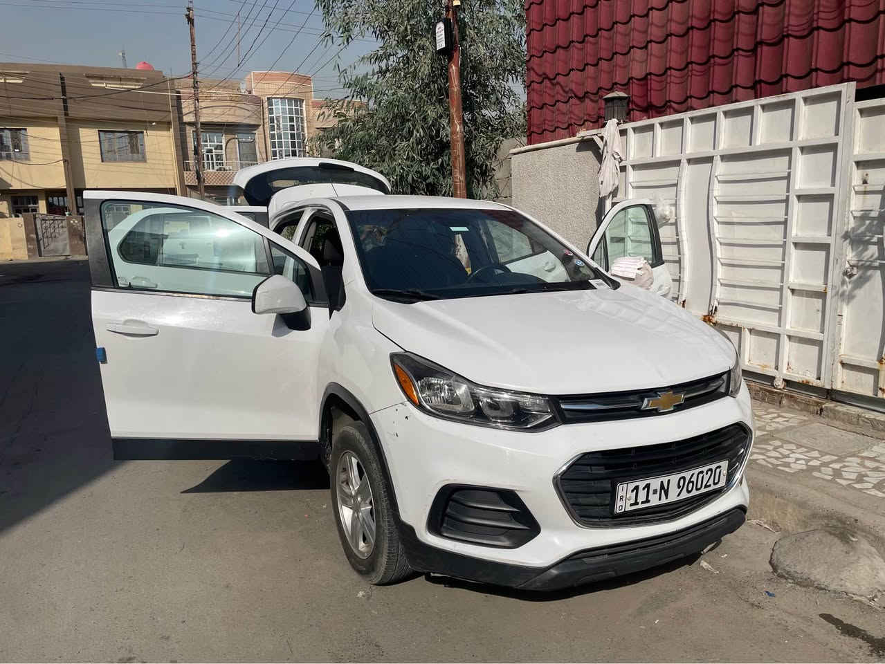 شوفر ليت تراكس2019 حلوه السياره ونضيفه سعرها102 وبيها مجال  الرقم موجود باي وقت*********** حادثها باب السايق فقط ضربه خفيفه وناشرلكياها وبيها بارد خفيف بل جاملغ مستعجل عل بيع بغداد, العراق
