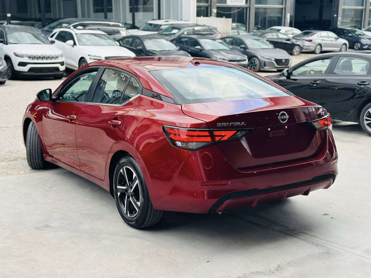 السلام عليكم
نيسان سنترا موديل : 2024

سعر 130ورقه بدون رقم ( تترقم شمالي )
حجم المحرك : 2.0L ( 4 سلندر )
ماشية 1000 فقط زيرو 

حادث : بابين 
بدون دواخل 💯 
ايرباك بردة

المواصفات : 
‏‎بصمة ابواب 
‏‎بصمة تشغيل 
تشغيل عن بعد
‏‎شاشة كبير‏
اوتو هولد: Auto Hold
اوتو ستارد : Auto Stard 
رادار امامي (تحديد مسار)
‏‎رادار جانبي (نقاط عمياء)
‏‎رادار خلفي (التحذير من الاصطدام)
‏‎حساسات امامي
‏‎حساسات جانبي 
‏‎حساسات خلفي 
نظام : Eco - Normal - Sport
تحكيم ستيرين
ستيرين هيتر
تبريد مركزي
لايتات ليد وعدسة زينون 
بكلايتات LED
ويل كروم

 للاستفسار واتساب ☎️ *********** 

العنوان / اربيل شارع 100 (معرض اربيل كارس)
