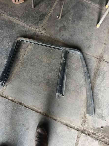 تخم فريم باب مان صقر اصلي قمارة صغيرة يعني مال مرور  عنوان بغداد جرف نداف محل قيصر تصال ***********
