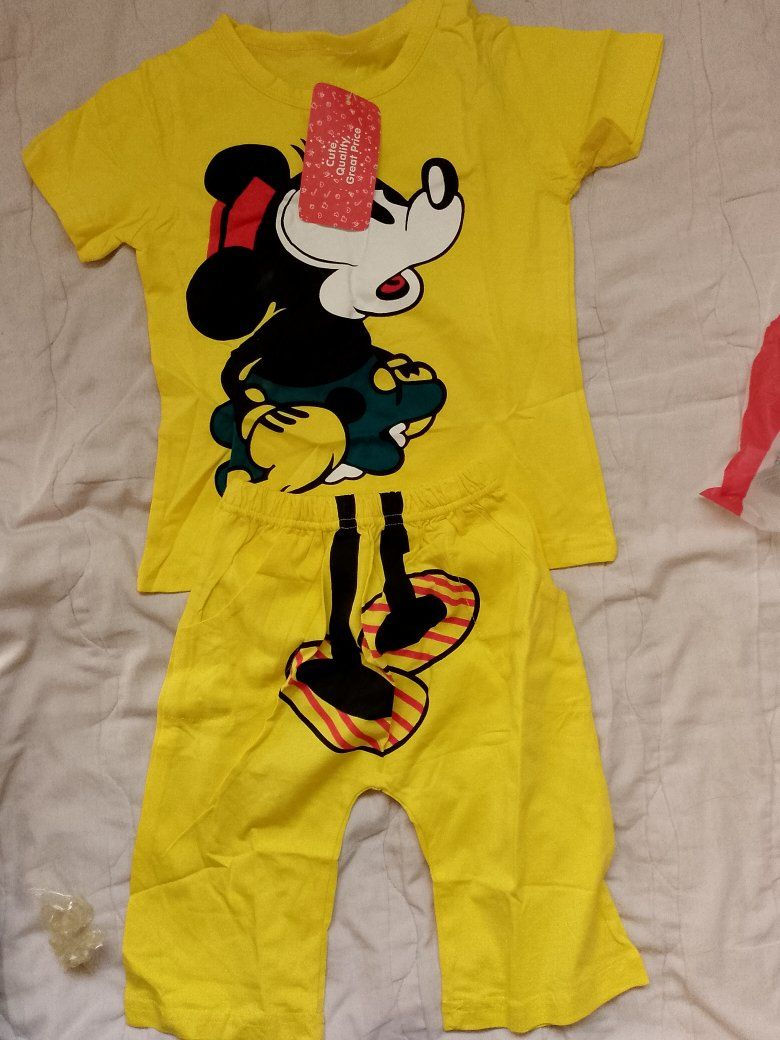 اسلام عليكم عندي ملابس اطفال القطعه 5حجز علخاص والي تريد مجموعه السعر يختلف


**إذا كنت صاحب هذا الإعلان وتريد حذفه لأي سبب، رجاءا أرسل رسالة إلى الدعم الفني**