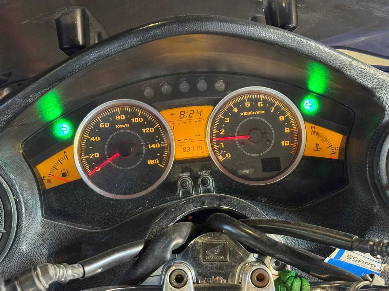 سلام عليكم دراجه
اس سفن
اربع تحويلات
مكينه بيضه مو سوده
بصمه وسويج طوارء
دراجه جاهزه وخير من الله
تفاصيل اكثر
***********
