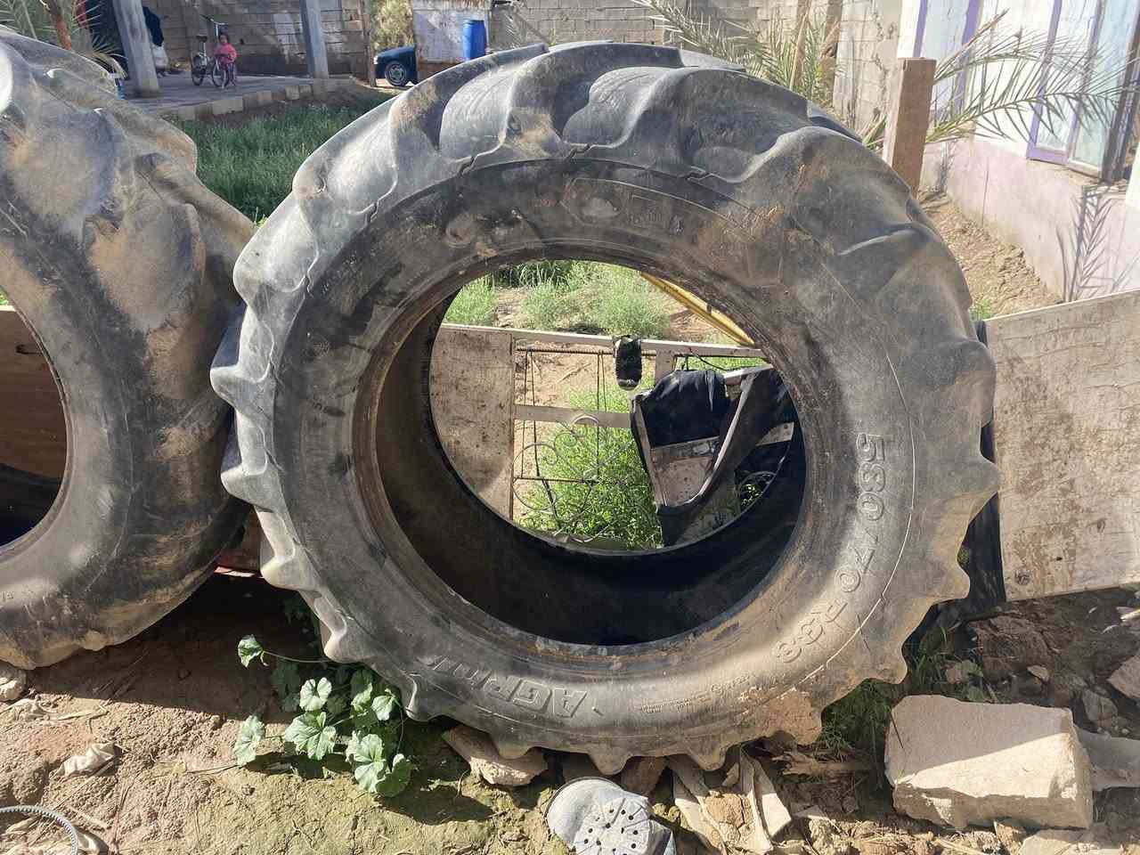 سلام عليكم تايرات البيع نضاف السعر خاص الحجم 140/38/70/580/***********
