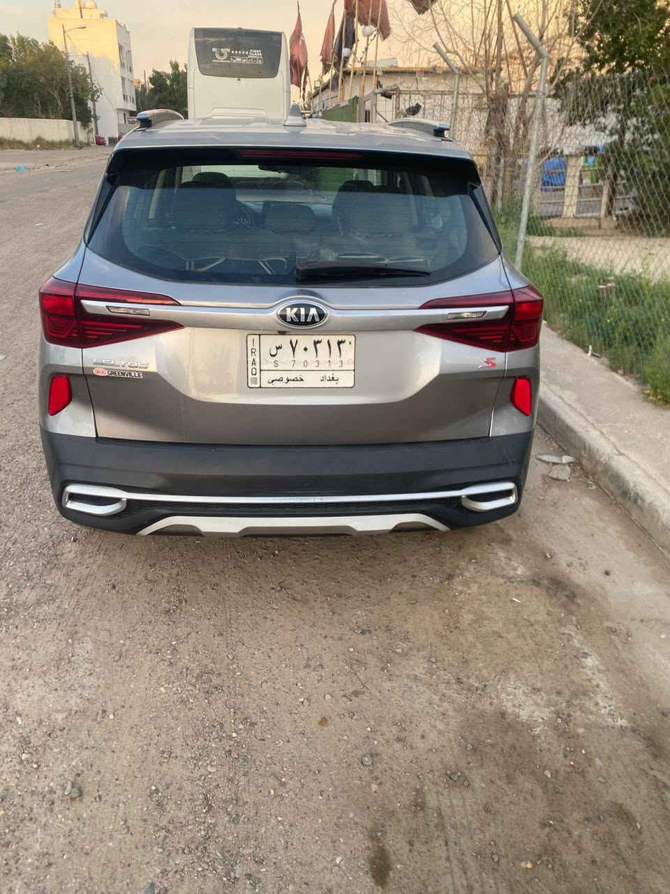 السلام عليكم للبيع كيا سلتوس ٢٠٢١ امريكي بيه جاملغ وبنيد ولسونار بلمنشور السياره مكينه٢٠٠٠دوش المرغوبه  موصفات شاشه ورادارات وحساسات شاشة اعطال لدات نهاريه ماشيه٤٧ الف كير مكينه حداديه  تبريد مكفوله السعر١٢٧ وبيه مجال بصيط للستفسار *********** بغداد الطالبيه
