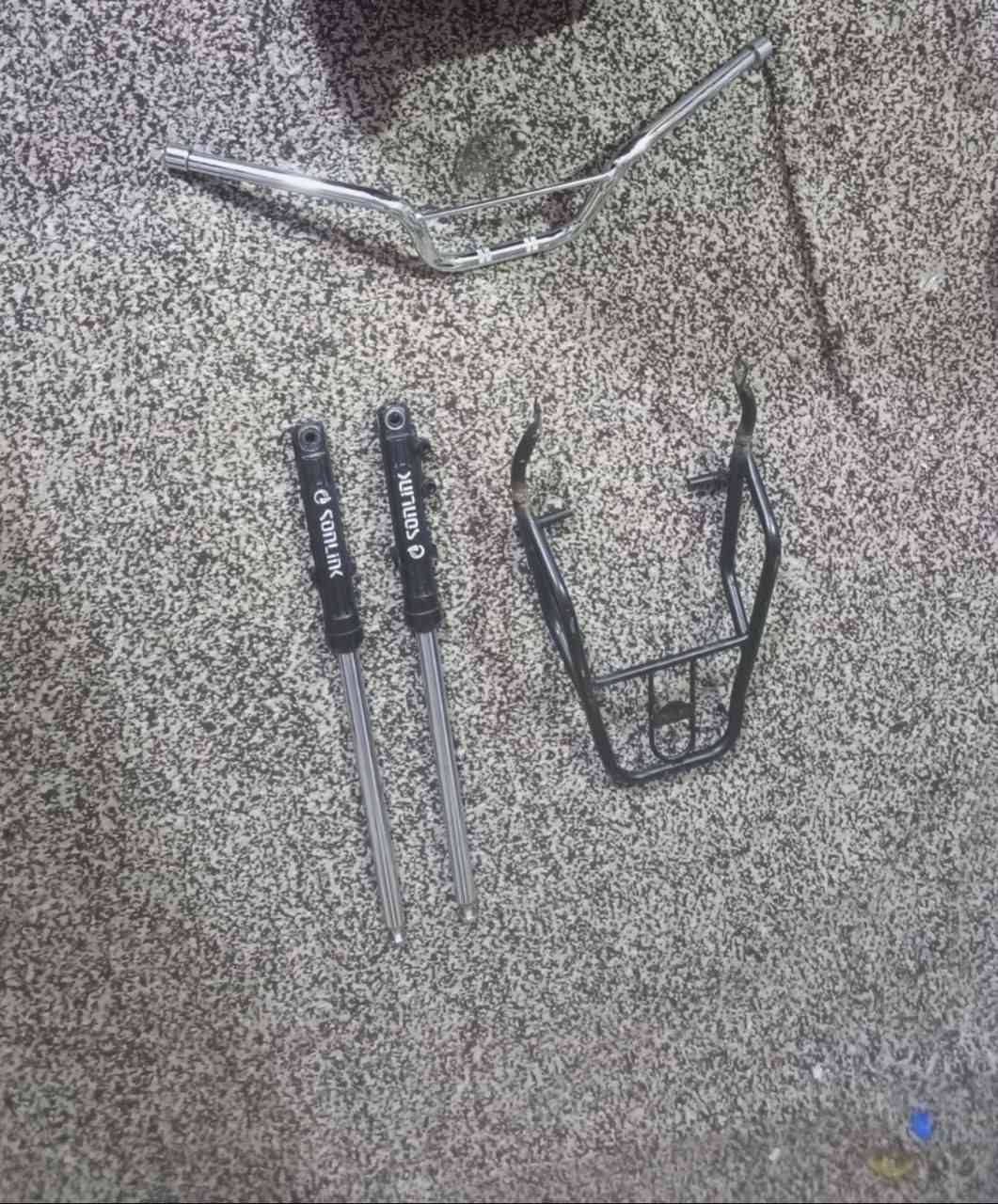 السلام عليكم غراض سيفان موديل 2025 للبيع دبلات الاصليه وستيرن وسيبايه  اذا كلهن شلع 80 الف 
وارجع وعيد مو تجاريات اصليات 

دبلات 60 
ستيرن 10
سيبايه 10

مكاني بغداد الغزاليه  الشراي يراسلني


**إذا كنت صاحب هذا الإعلان وتريد حذفه لأي سبب، رجاءا أرسل رسالة إلى الدعم الفني**