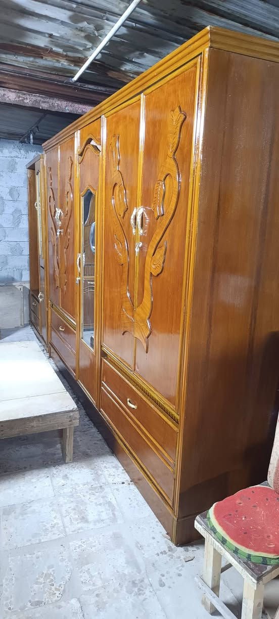 غرفه تسكام ونضيفه ام الخمسه وجه وكفه صاج شغل درجه ولئ للبيع المكان شاميه السعر 700 وهذا رقمي ***********
