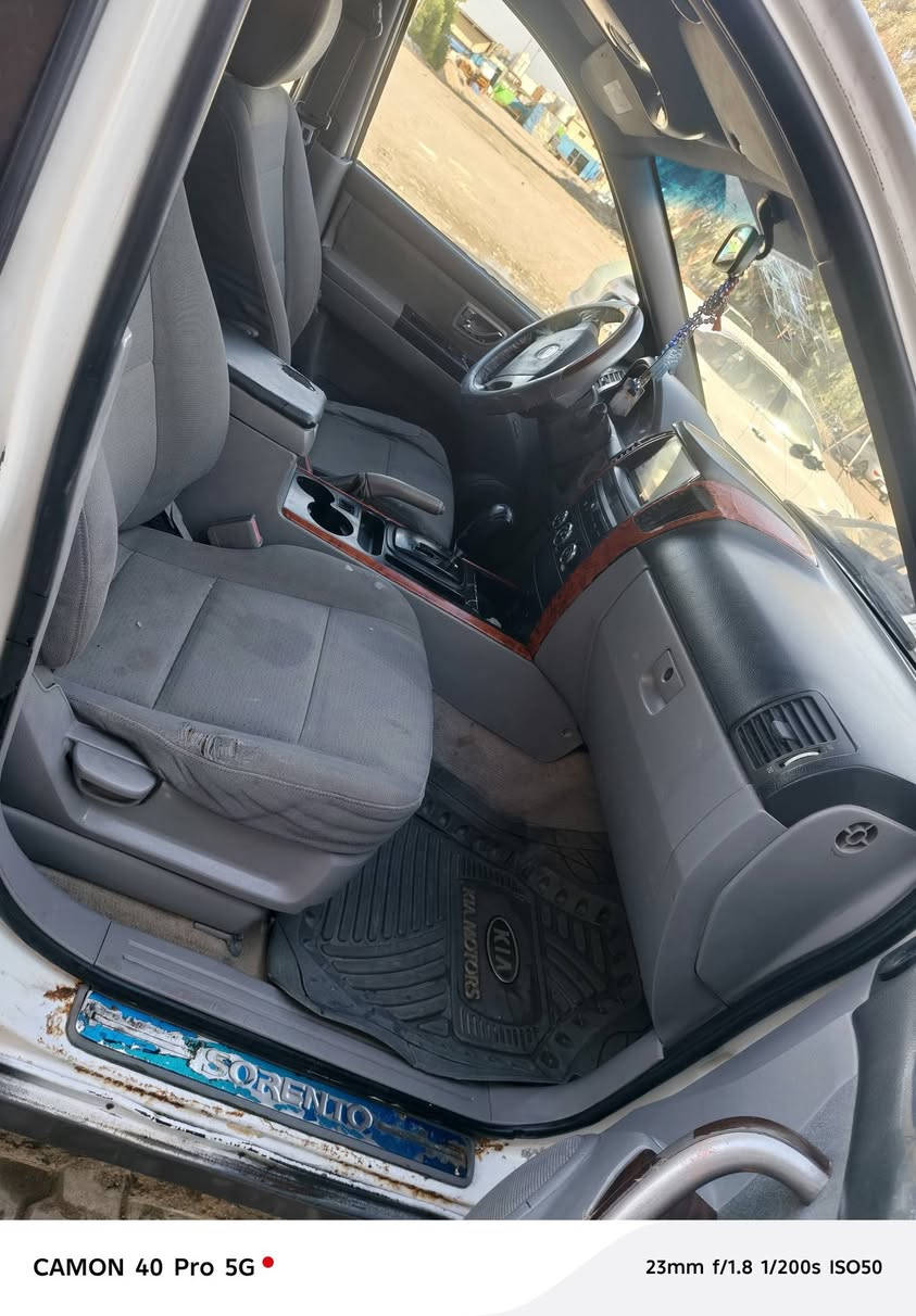 السلام عليكم
للبيع سورنتو الموديل ٢٠٠٥ 
محرك وكير جدد
تبريد على السويج
تخم تاير جديد
حداديه جديده 
كهربائيات كله شغاله
رقم بغداد تحويل مباشر
مكفوله من الضربه القويه
السعر ٨٠ وبيه مجال
مكان السياره نجف رقم الهاتف ***********
