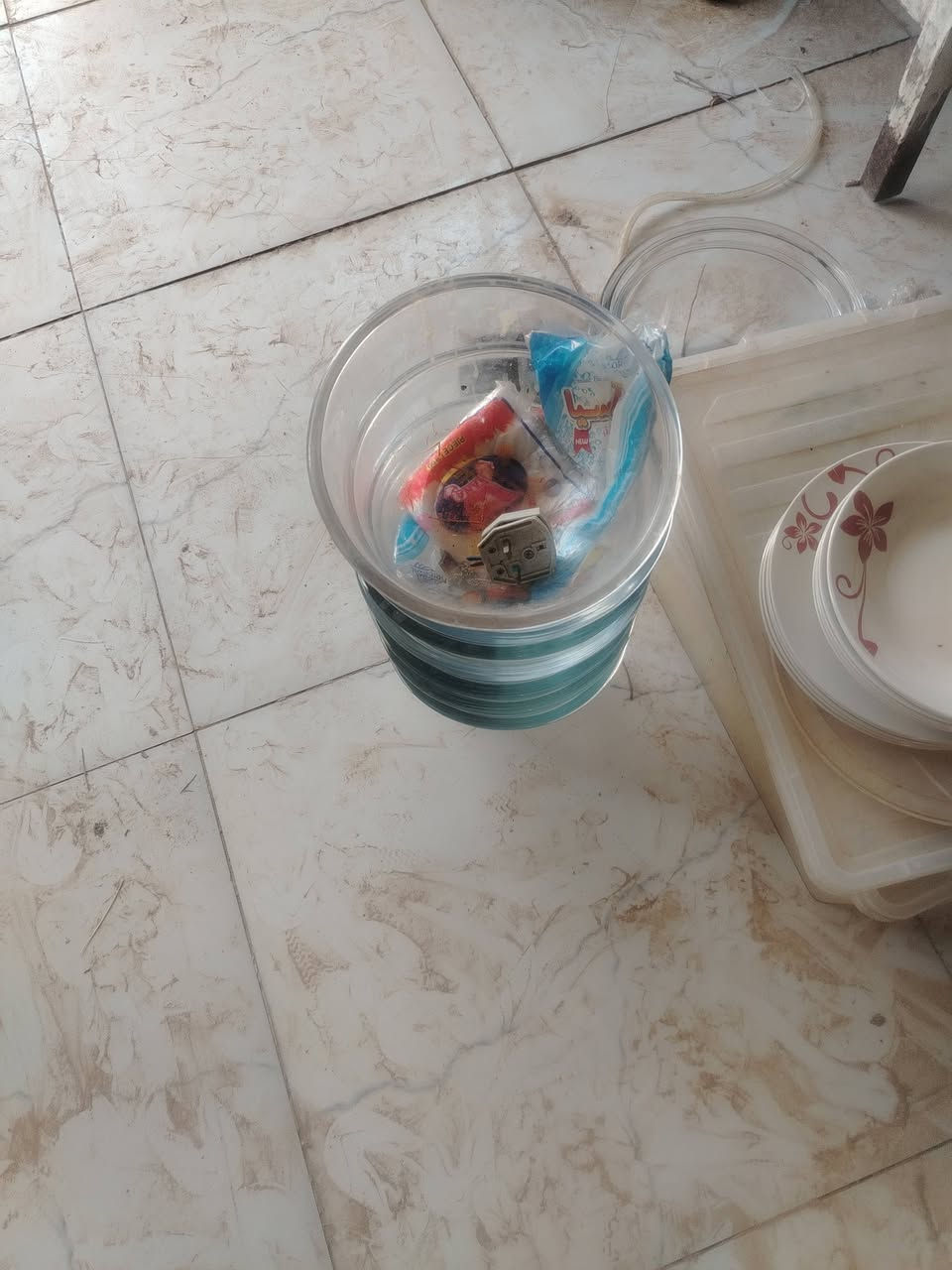 سلام عليكم اريد ابيع كافتريه البيع مكاني نجف شراي يخابرني ***********شراي يخابرني سعدهن ٢٣٥ وبيه مجال بدون سنكي مكيور***********
